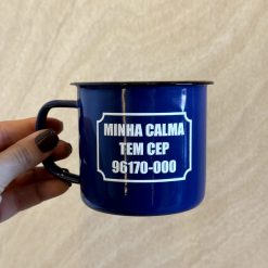 Caneca Esmaltada Minha Calma Tem CEP Azul | Rebojo®