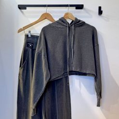 Casaco Cropped com Capuz Moletinho Chumbo Estonada | Rebojo®